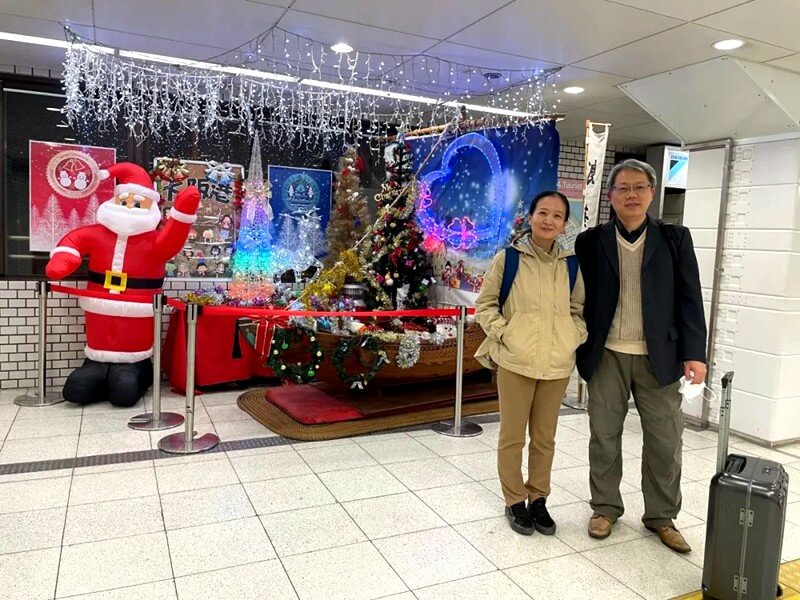 Service-oriented, customer first