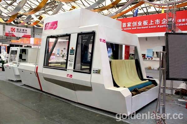 roll to roll flying fabric laser engraving machine scisma2015